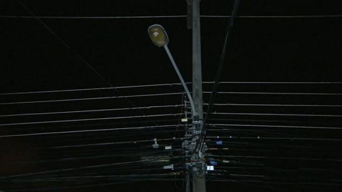 poste_queimado_arcos_noticias